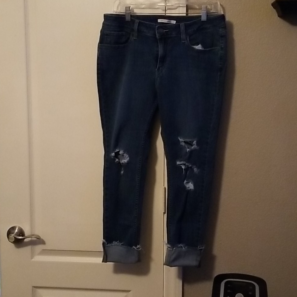 blue distressed super skinny  crop Jean's
